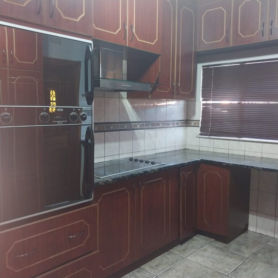 3 Bedroom Property for Sale in Rhodesdene Northern Cape
